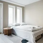 Urban - Scandinavian Comfort With French Balcony Bergen